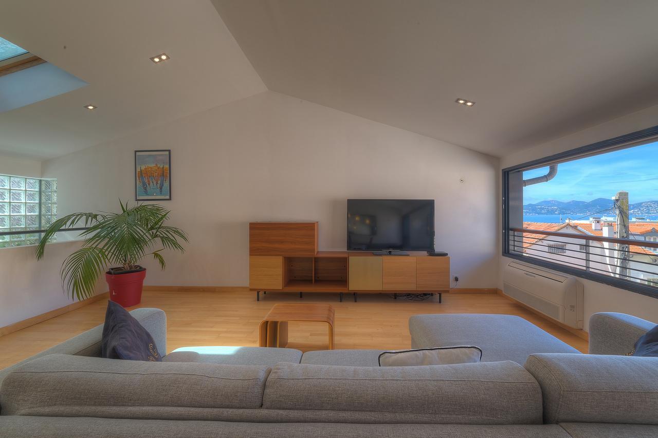 Immogroom - Beautiful Duplex - Sea View - Quiet - Ac - Wifi - Garage Appartamento